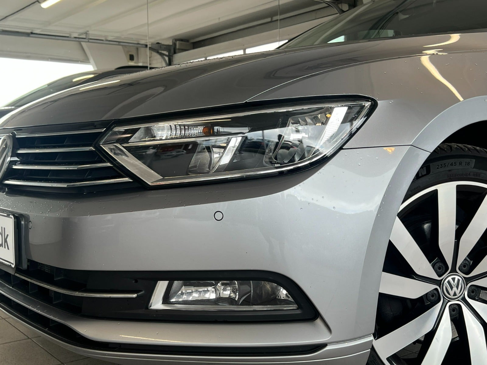 Sølv VW Passat fra 2019