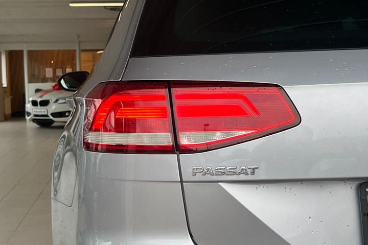 Sølv VW Passat fra 2019