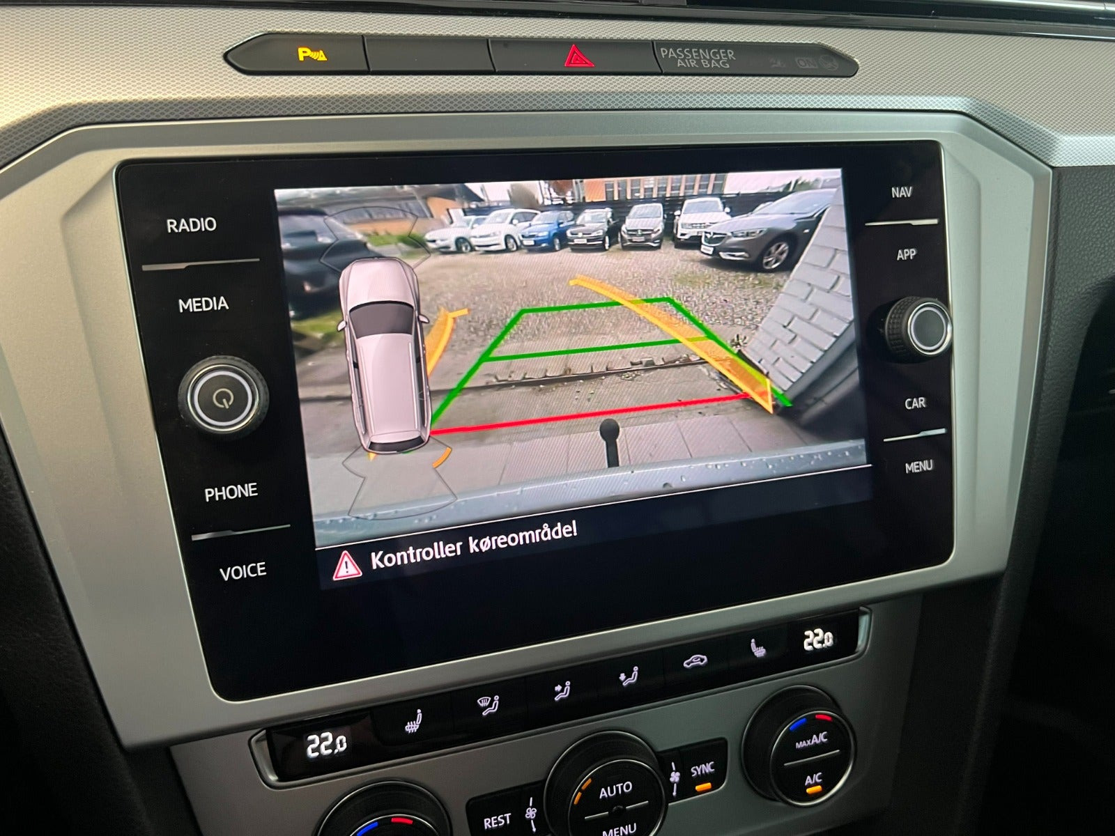 Sølv VW Passat fra 2019