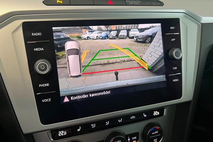 Sølv VW Passat fra 2019