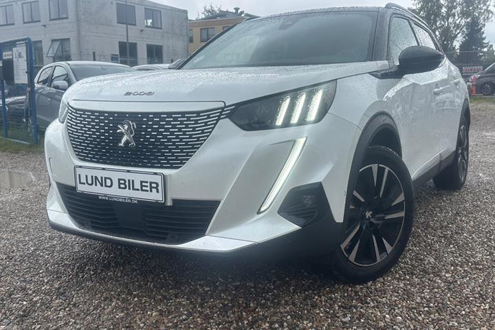 Hvid Peugeot e-2008 fra 2022