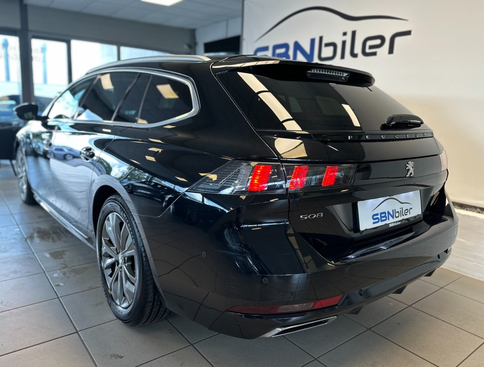 Sort Peugeot 508 fra 2020