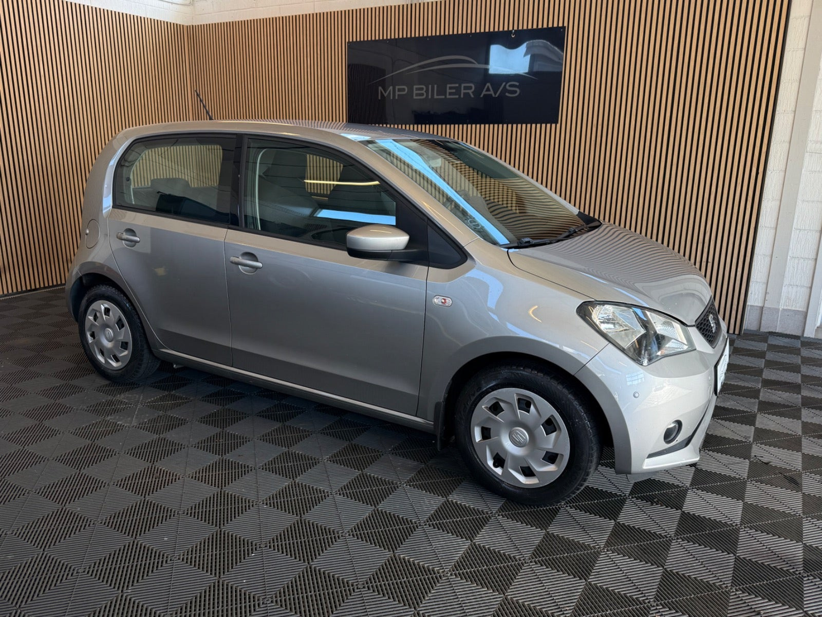 Grå Seat Mii fra 2019