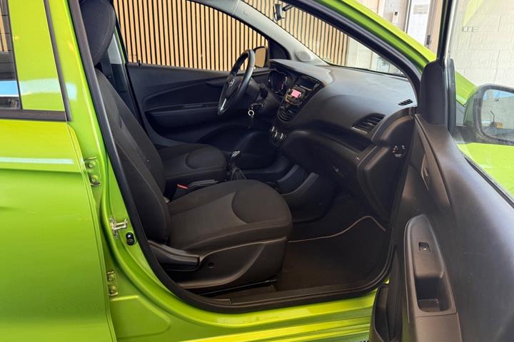 Grøn Opel Karl fra 2016