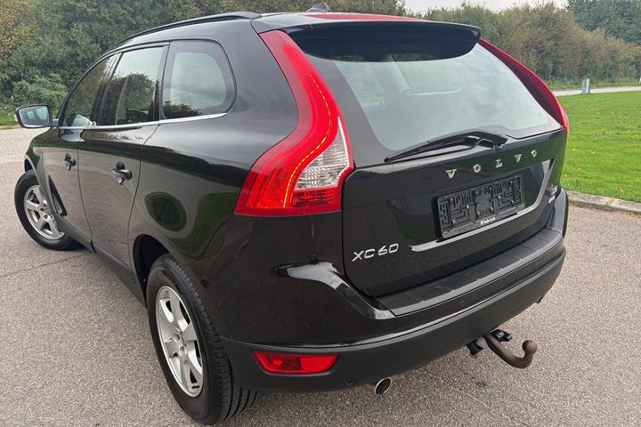 Sort Volvo XC60 fra 2014