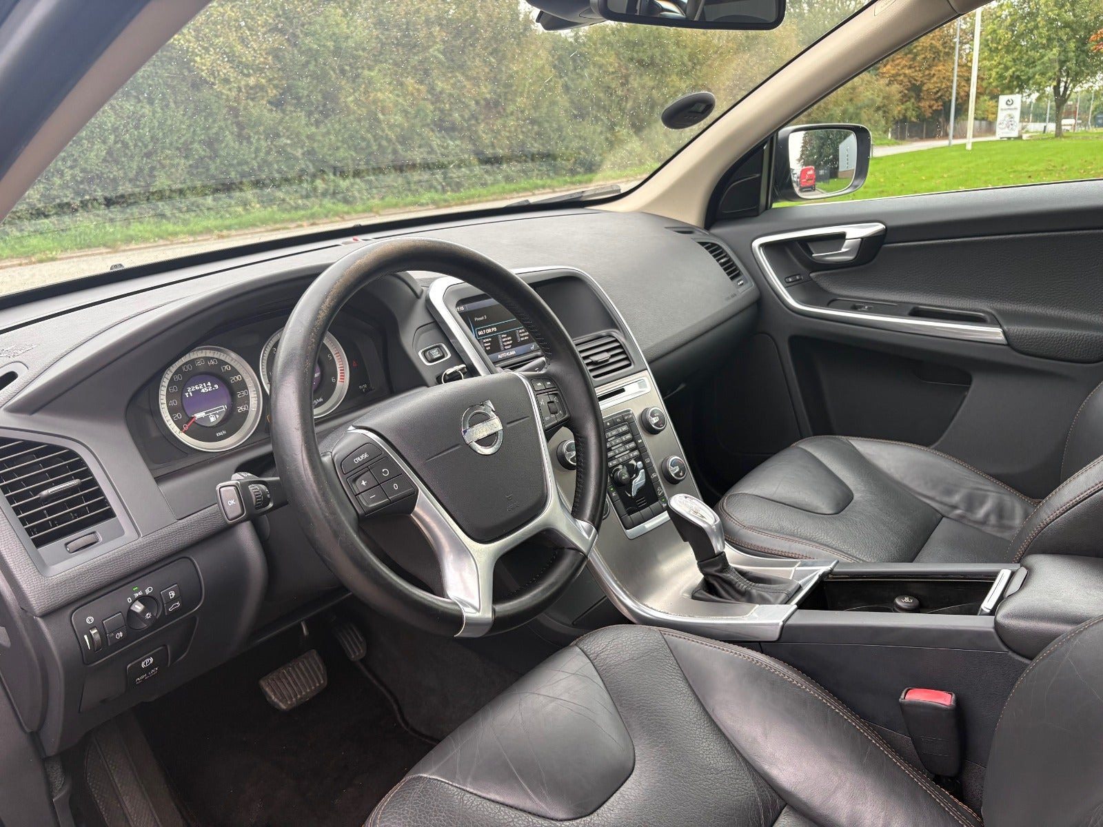Sort Volvo XC60 fra 2014
