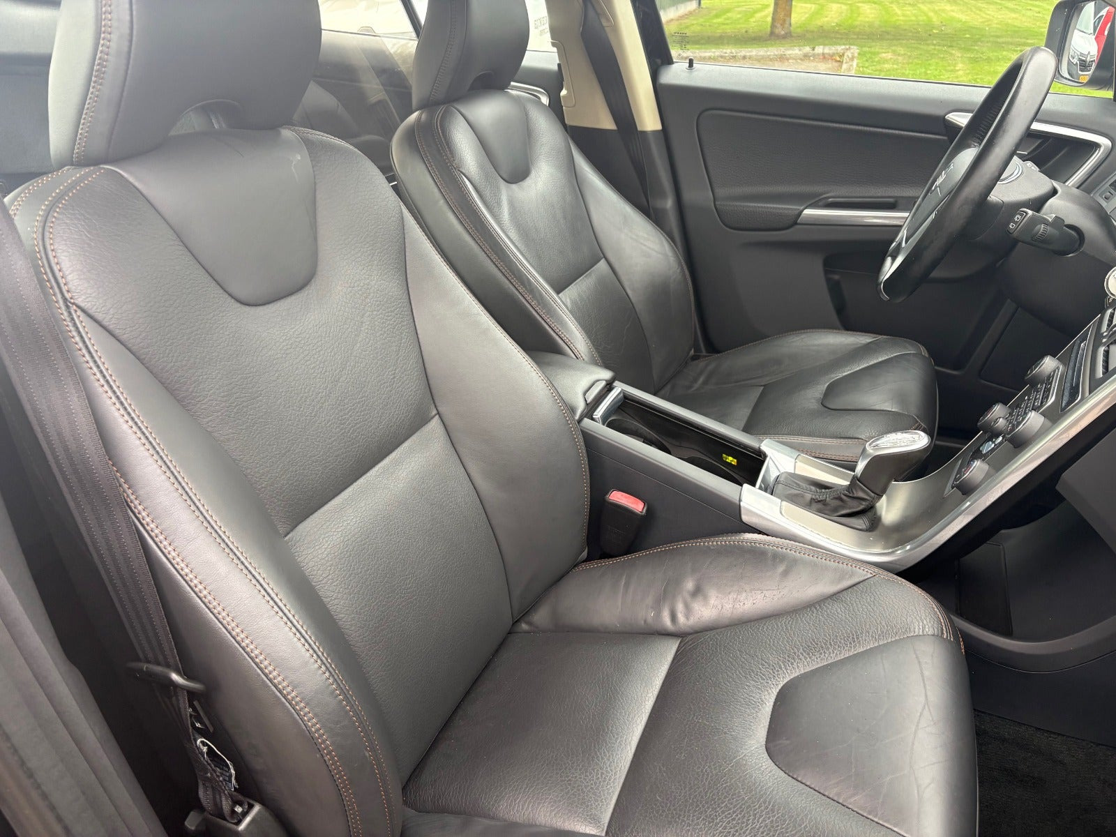 Sort Volvo XC60 fra 2014