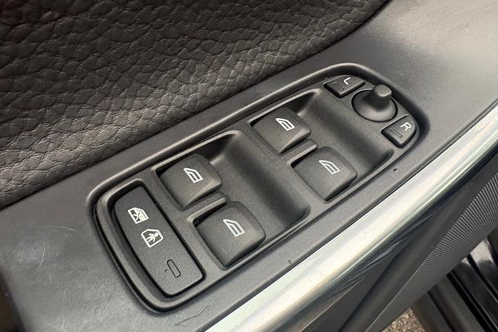 Sort Volvo XC60 fra 2014