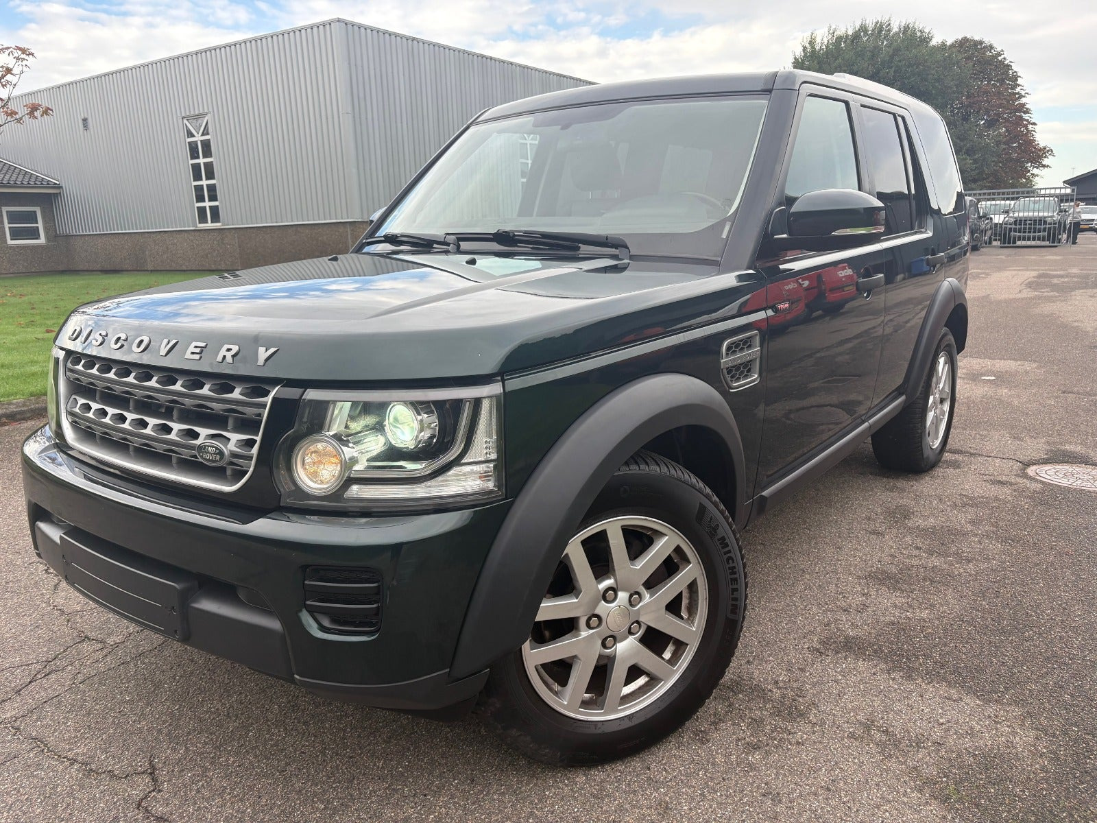 Grøn Land Rover Discovery 4 fra 2015