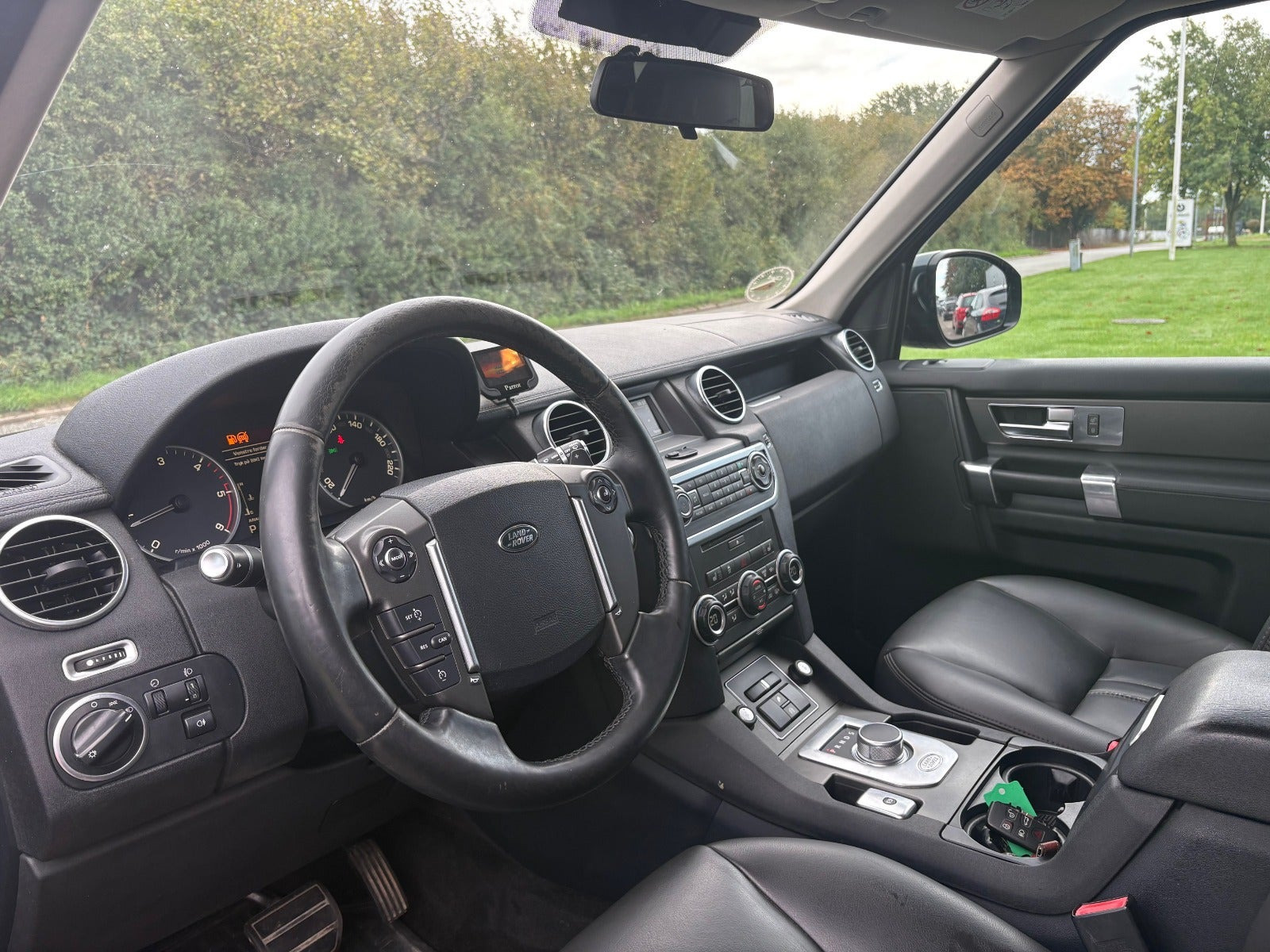 Grøn Land Rover Discovery 4 fra 2015