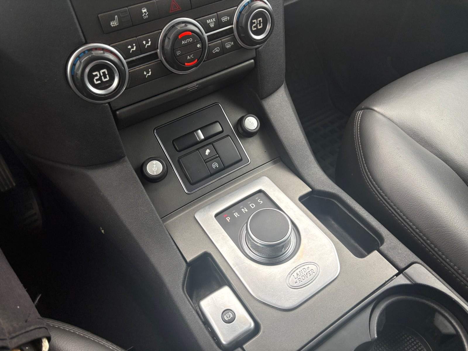 Grøn Land Rover Discovery 4 fra 2015