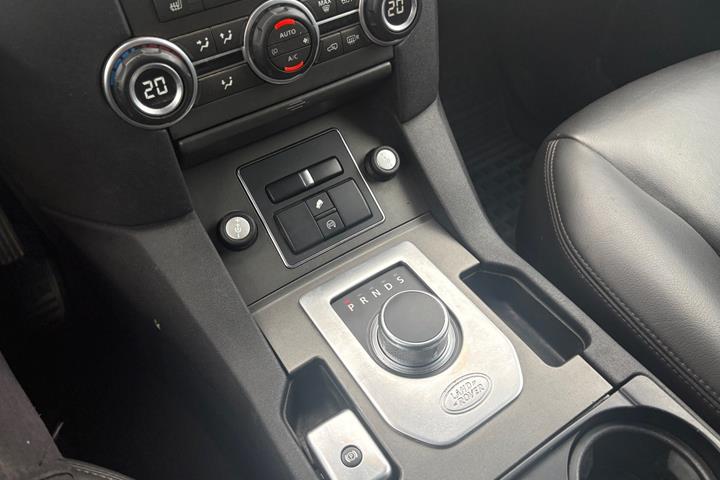 Grøn Land Rover Discovery 4 fra 2015