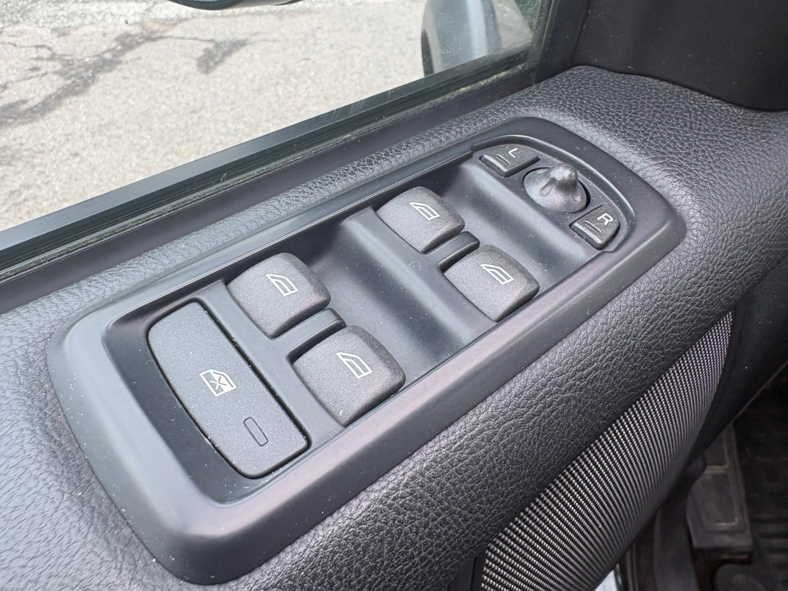Grøn Land Rover Discovery 4 fra 2015