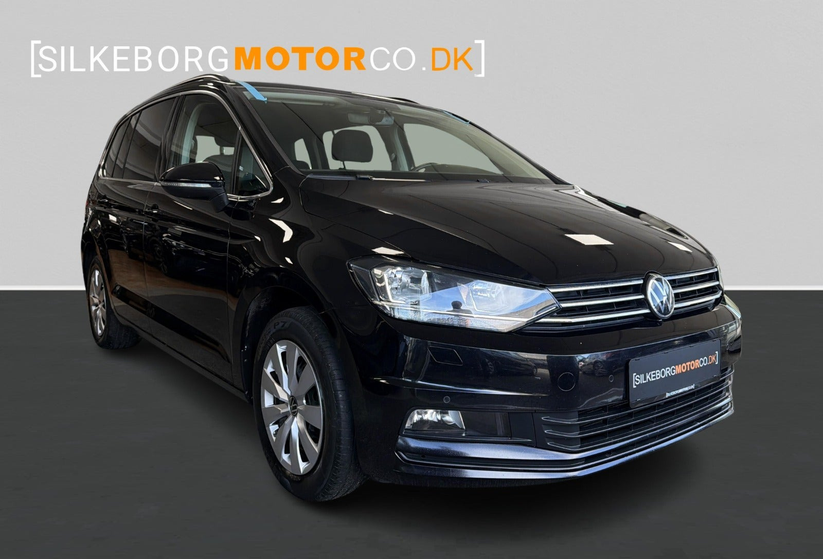 Sort VW Touran fra 2021