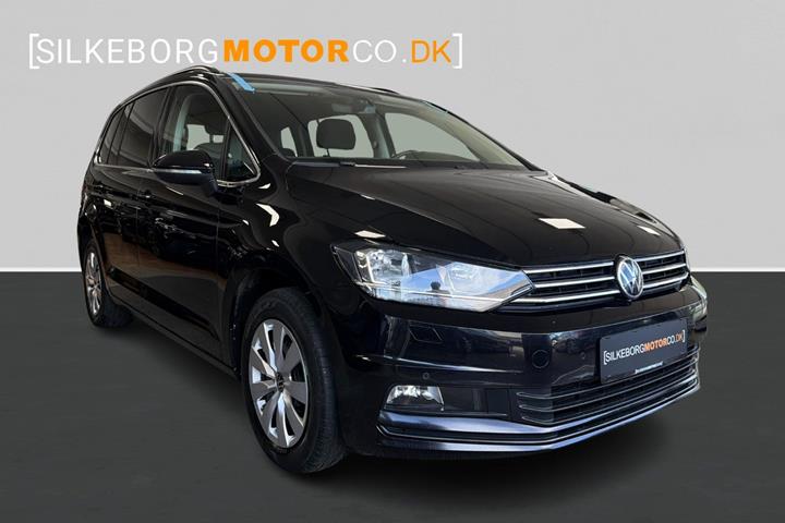 Sort VW Touran fra 2021
