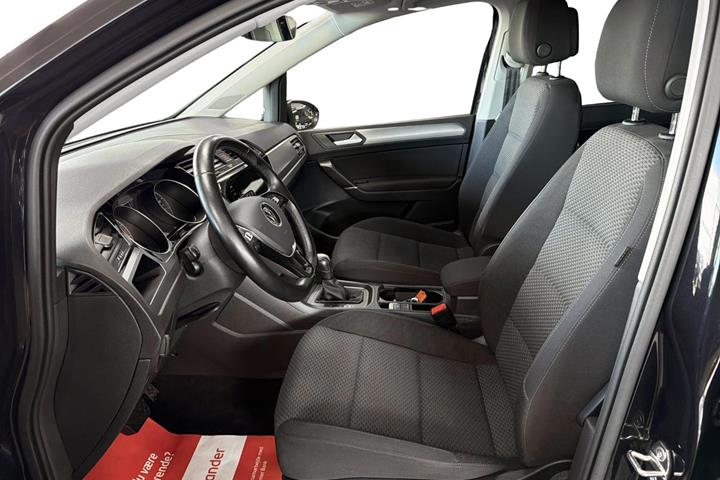 Sort VW Touran fra 2021