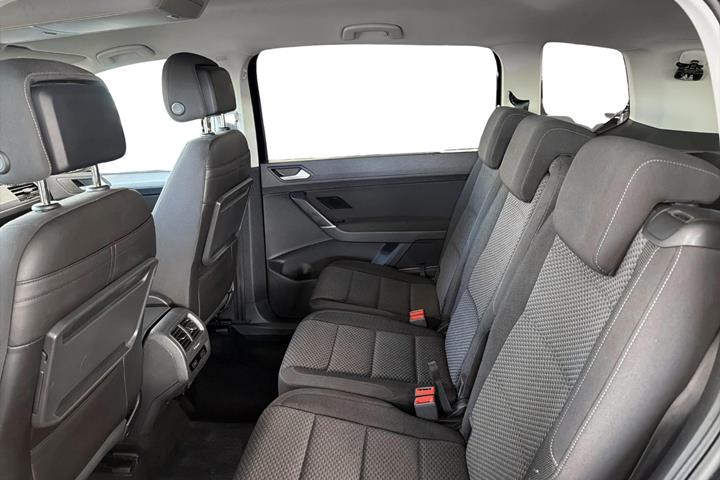 Sort VW Touran fra 2021