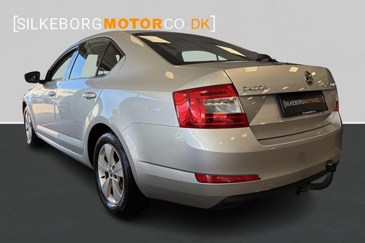 Sølv Skoda Octavia fra 2017