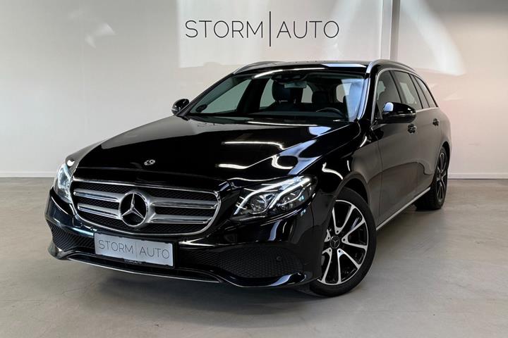 Sort Mercedes E220 d fra 2017