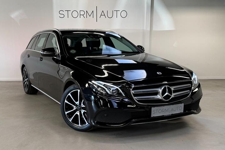 Sort Mercedes E220 d fra 2017