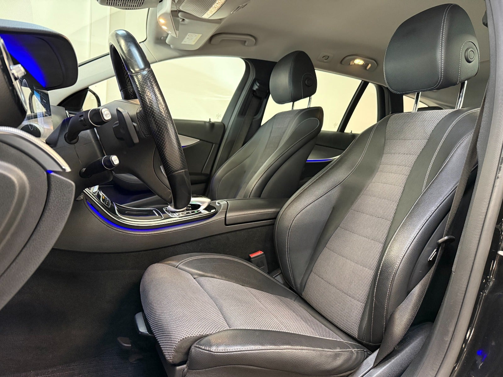 Sort Mercedes E220 d fra 2017