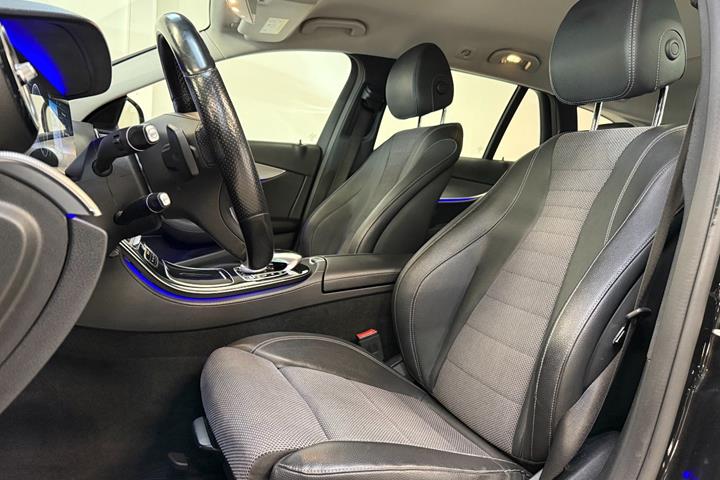 Sort Mercedes E220 d fra 2017