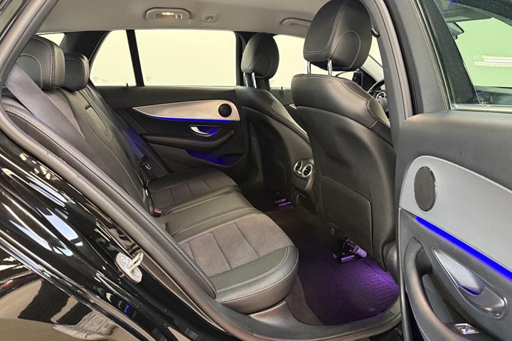 Sort Mercedes E220 d fra 2017