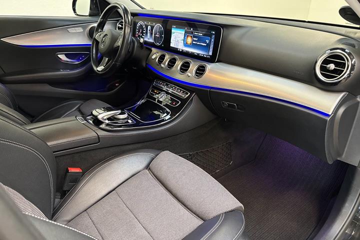 Sort Mercedes E220 d fra 2017