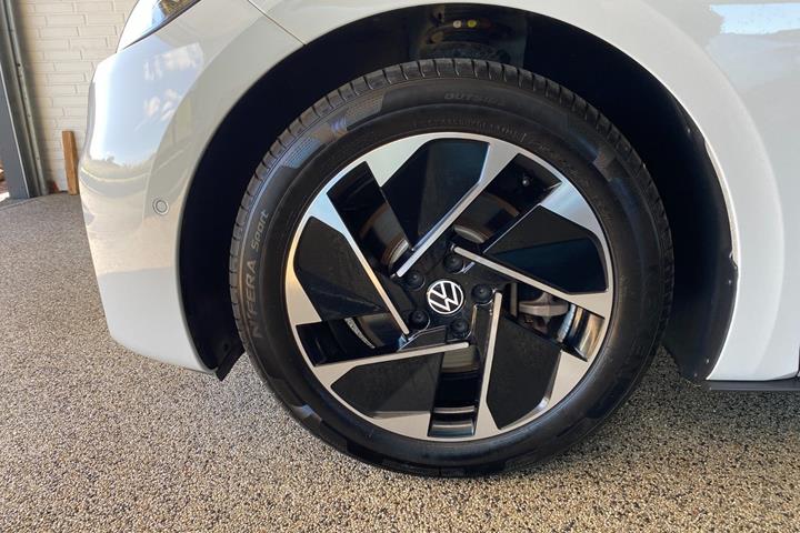 Hvid VW ID.3 fra 2023