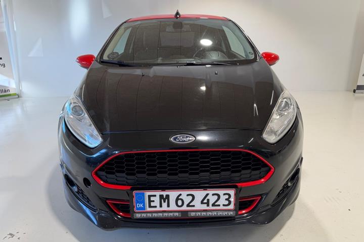 Sort Ford Fiesta fra 2015