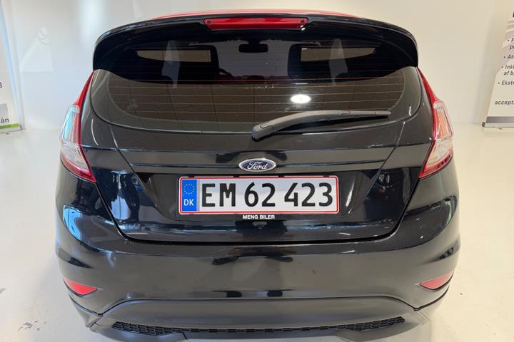 Sort Ford Fiesta fra 2015