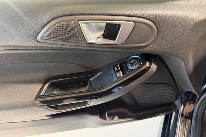 Sort Ford Fiesta fra 2015