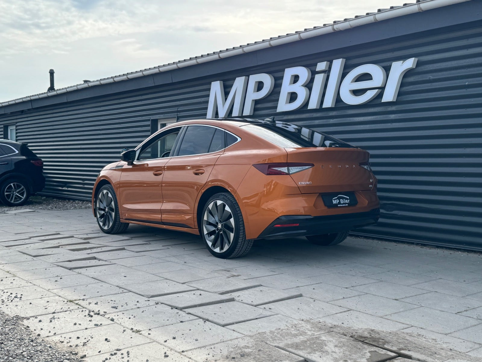 Bronze Skoda Enyaq fra 2023