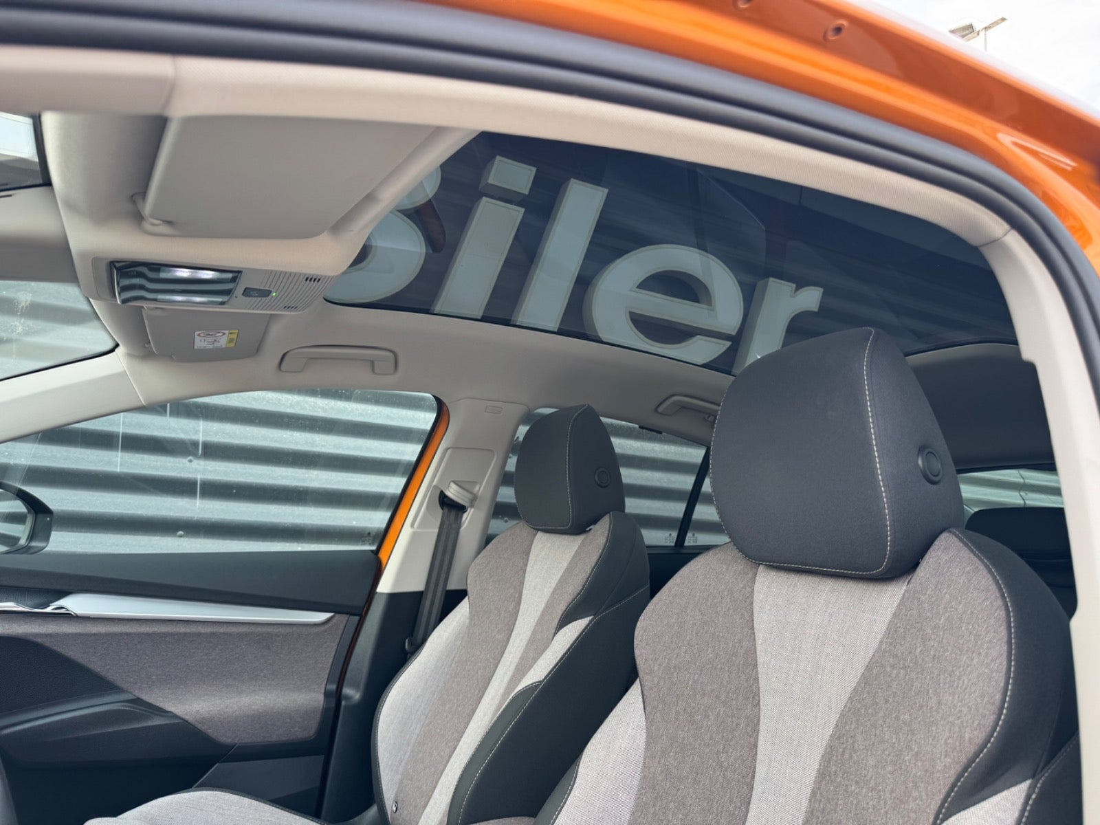 Bronze Skoda Enyaq fra 2023