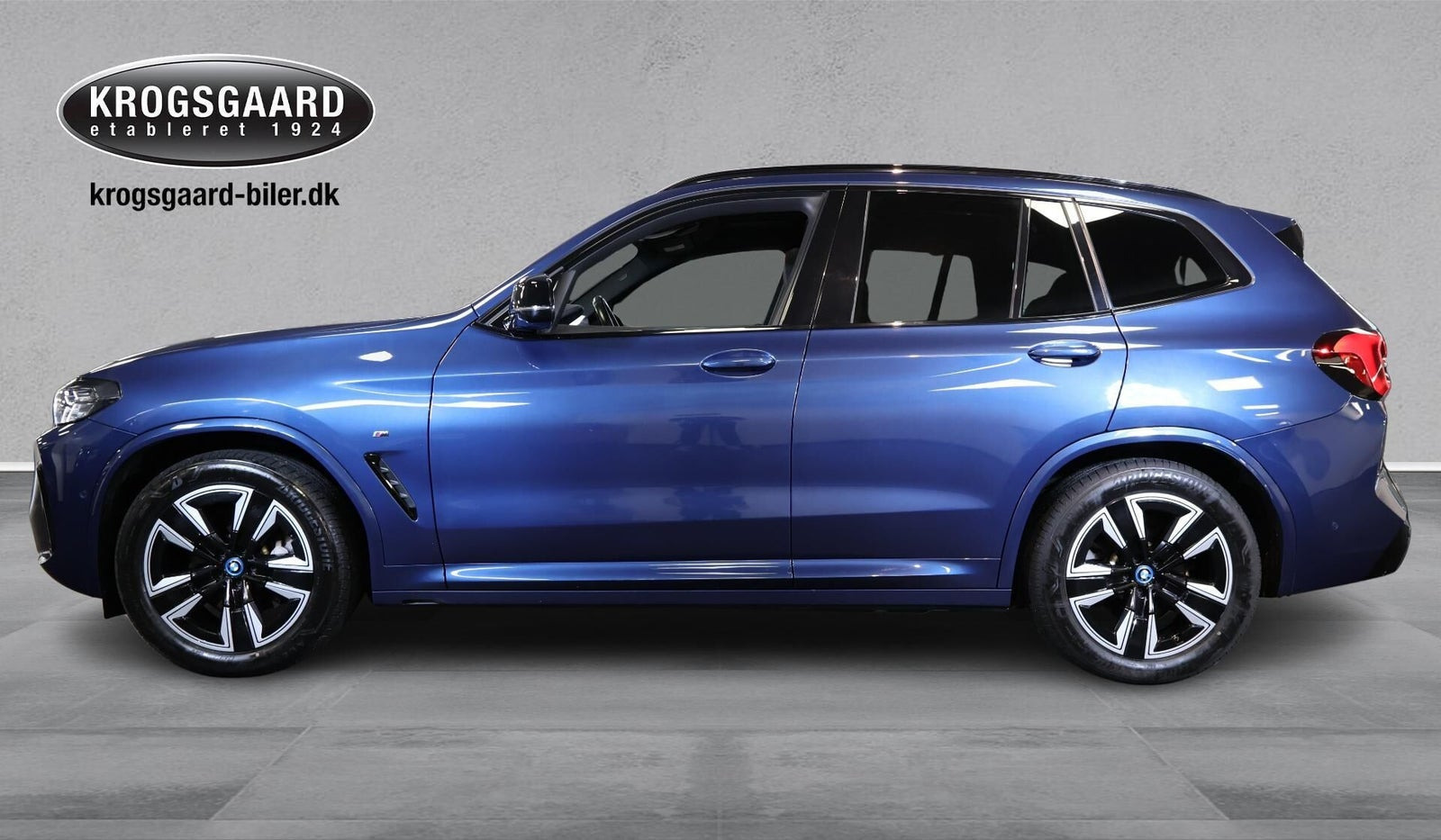 Blå BMW iX3 fra 2023
