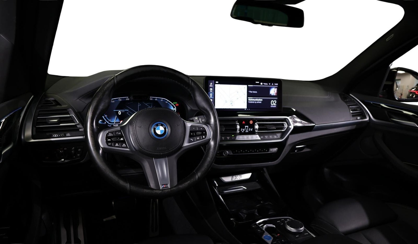 Blå BMW iX3 fra 2023
