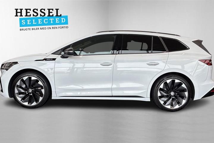 Hvid Skoda Enyaq fra 2023