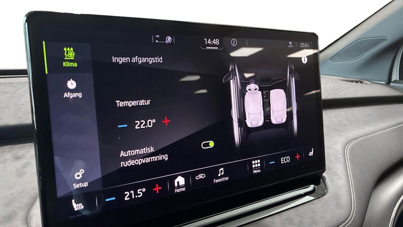 Hvid Skoda Enyaq fra 2023