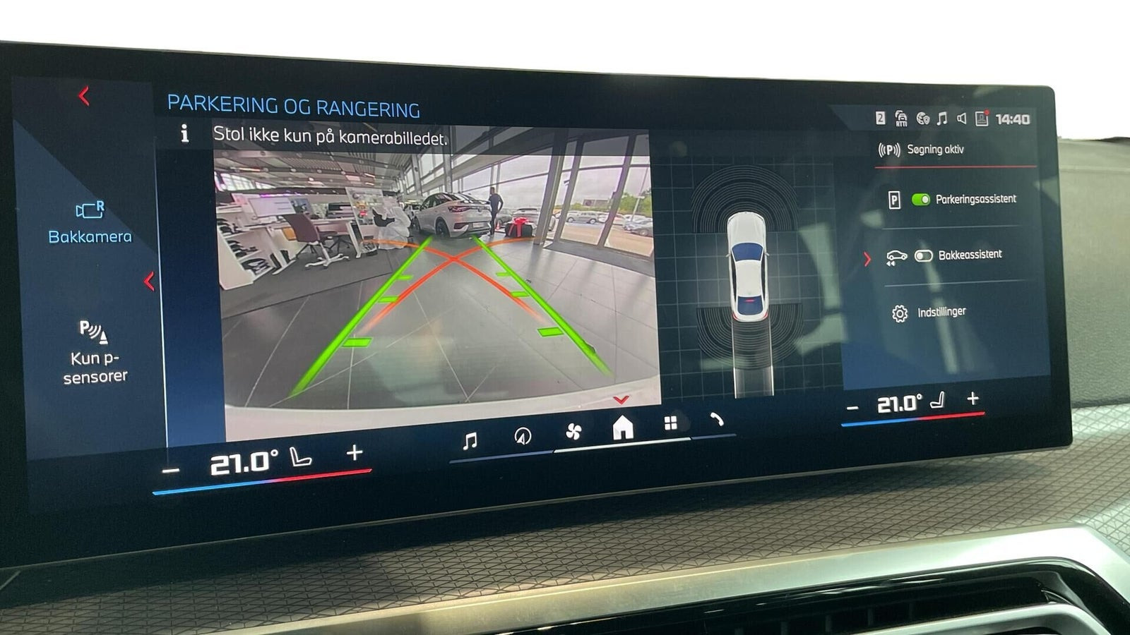 Hvid BMW i4 fra 2024