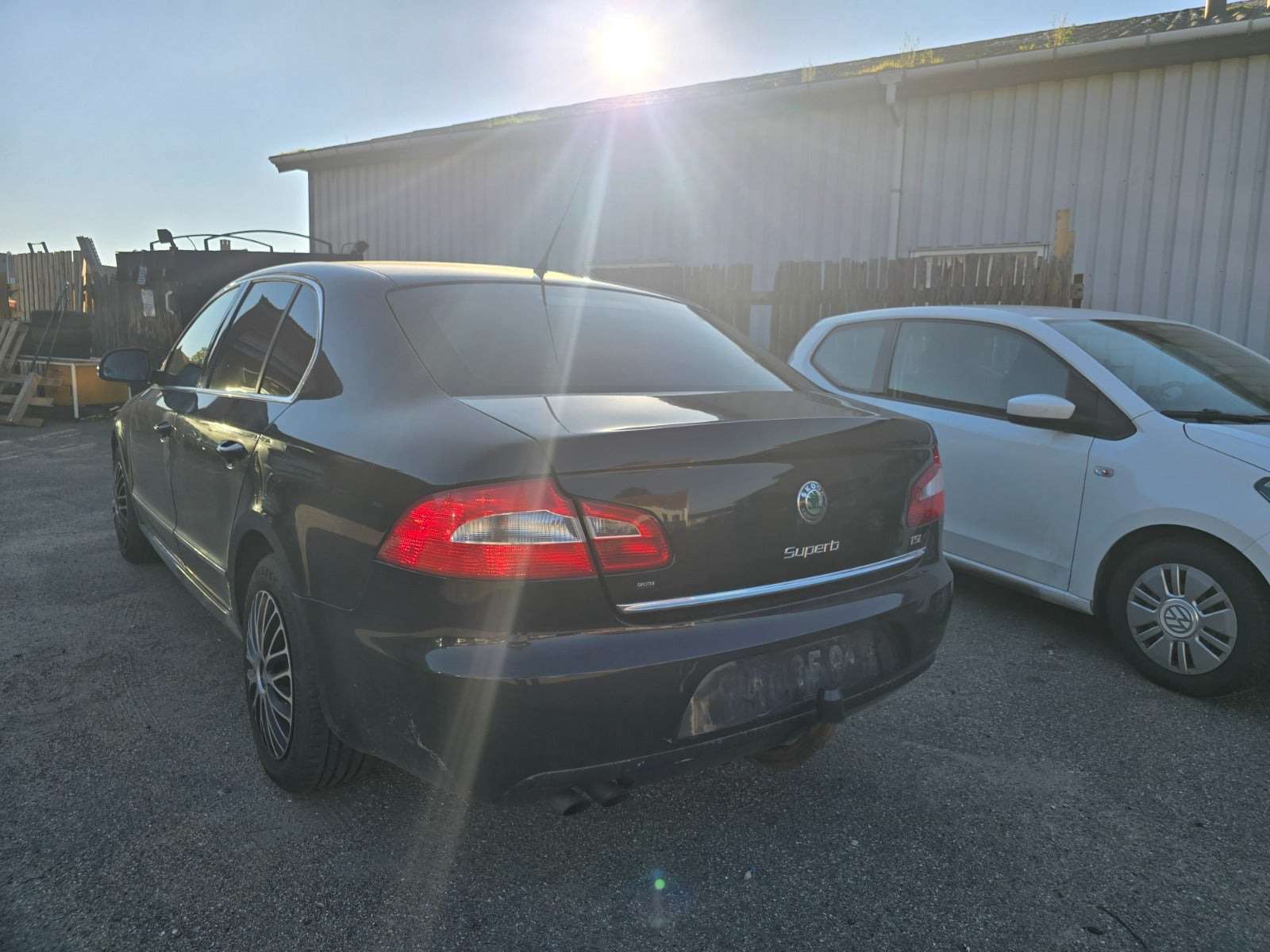 Sort Skoda Superb fra 2009