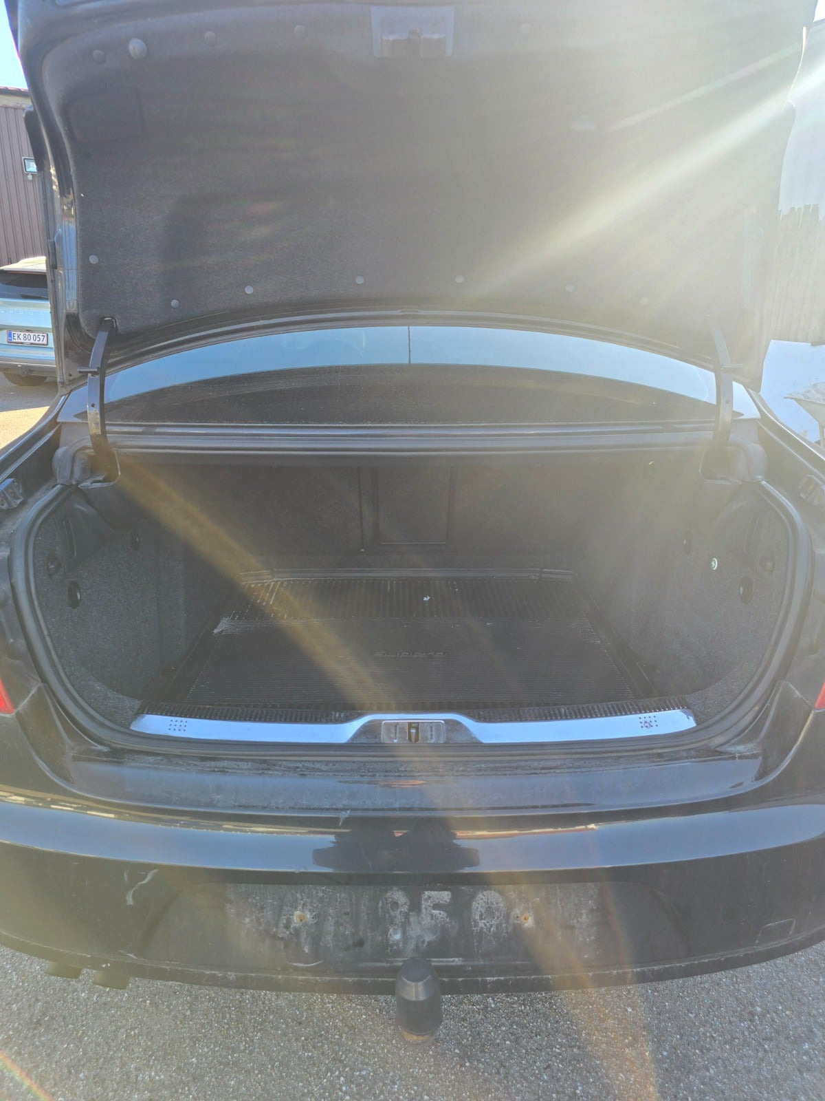 Sort Skoda Superb fra 2009
