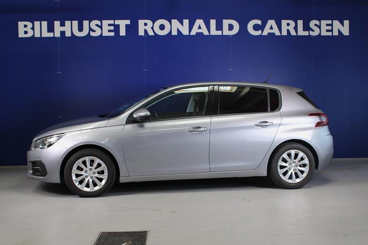 Sølv Peugeot 308 fra 2020