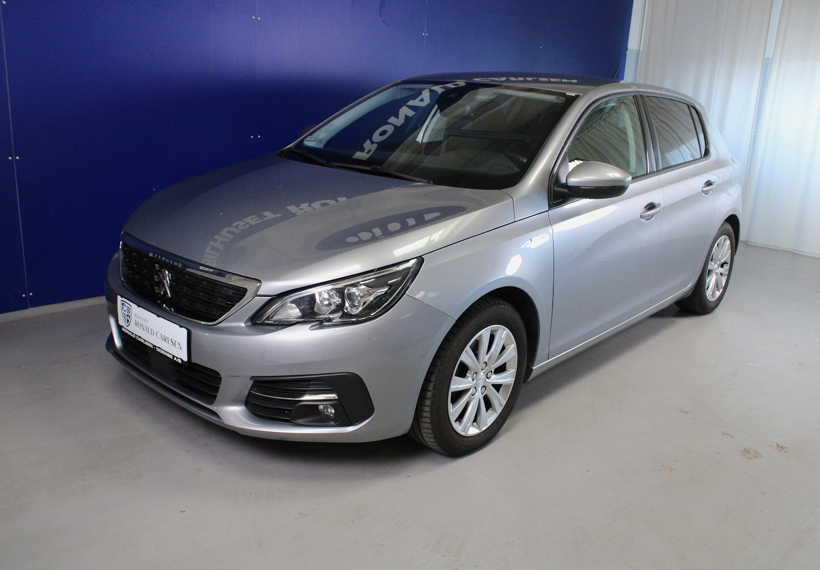 Sølv Peugeot 308 fra 2020