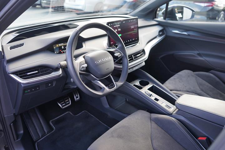 Sort Skoda Enyaq fra 2026