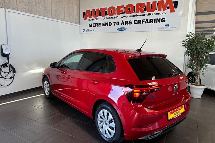 Rød VW Polo fra 2024