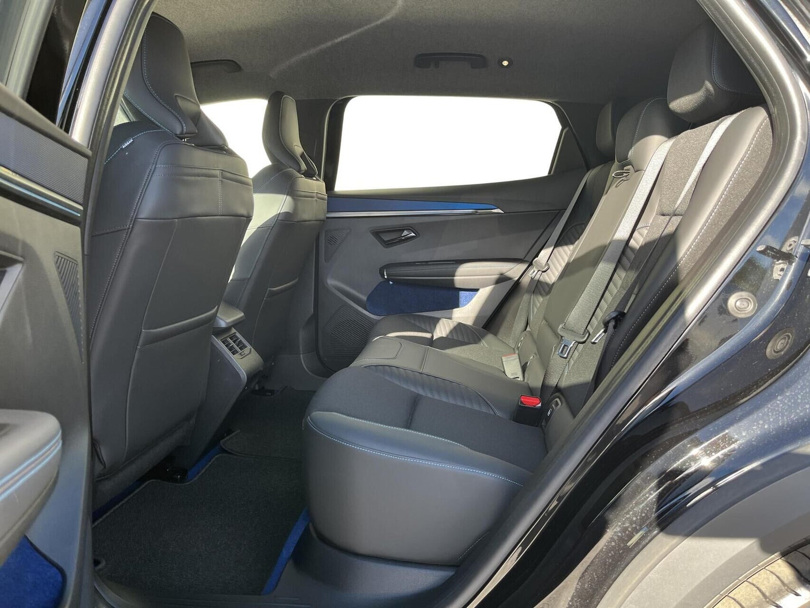 Sort Renault Scenic E-Tech fra 2026