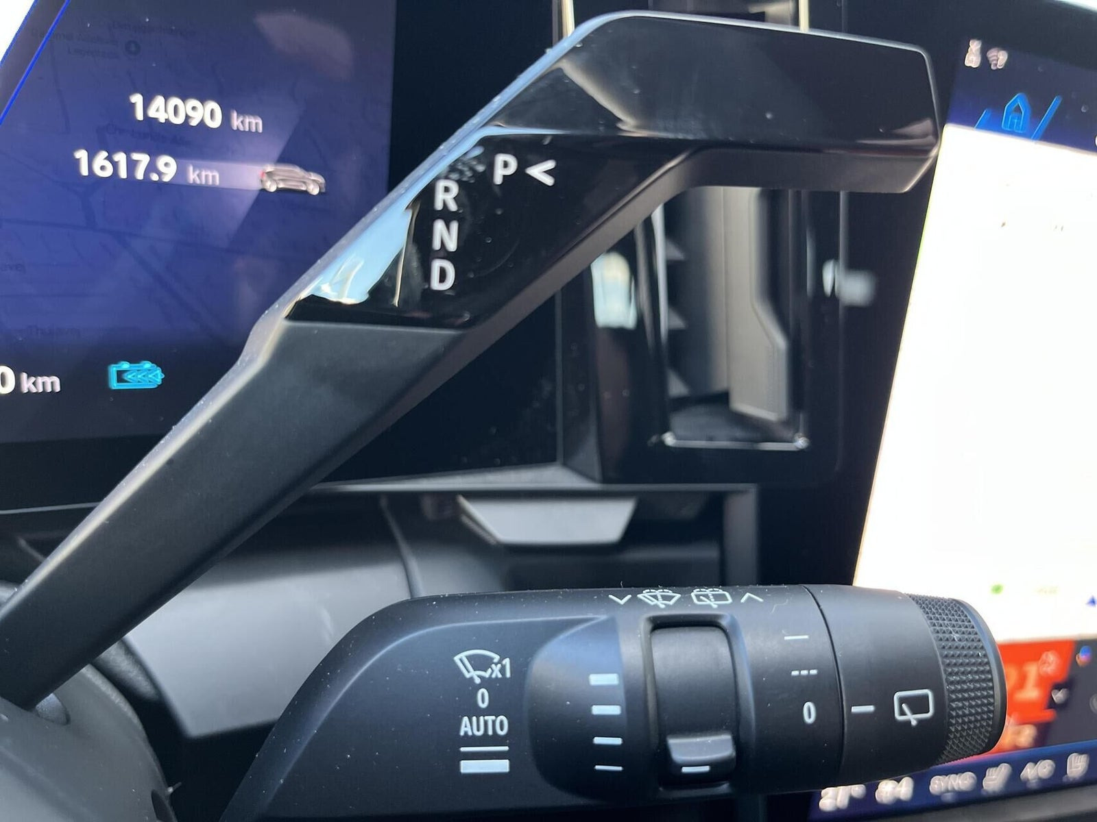 Sort Renault Scenic E-Tech fra 2026
