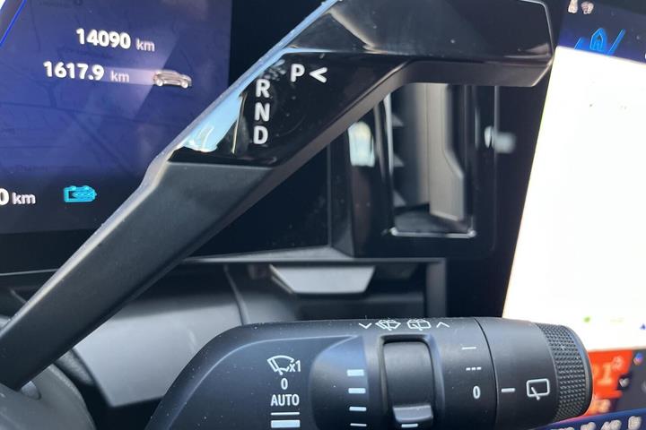 Sort Renault Scenic E-Tech fra 2026