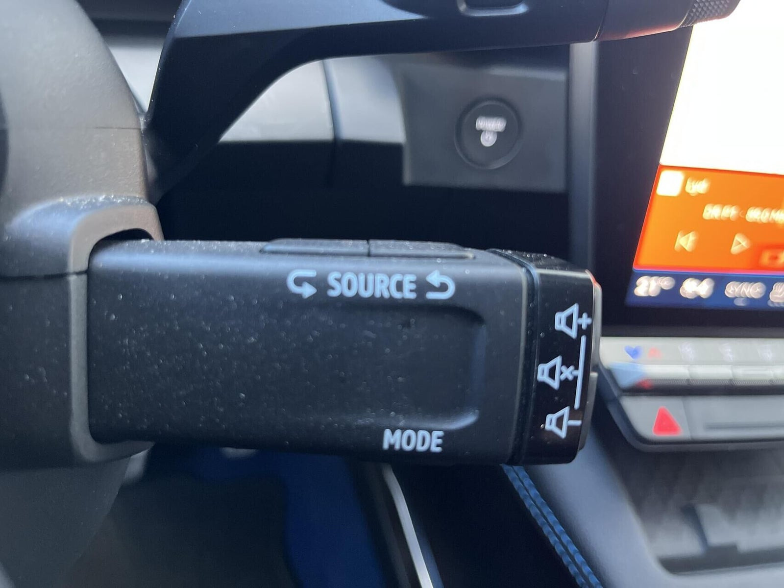 Sort Renault Scenic E-Tech fra 2026