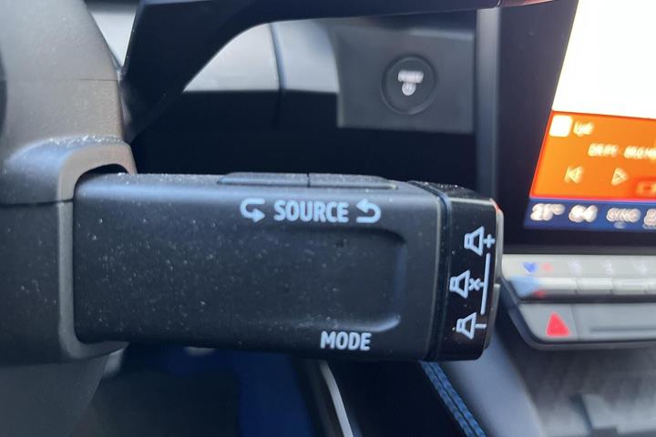 Sort Renault Scenic E-Tech fra 2026